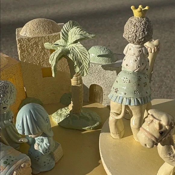 Precious moments nativity lighted action musical "Flight into into Egypt" Ensco - Picture 6 of 17